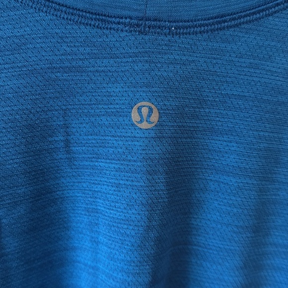 Lululemon sz XL Vent Tech Blue Athletic Workout Outdoor shirt great condition - Picture 5 of 8